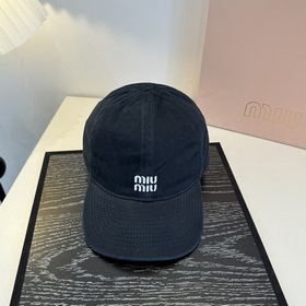 Оригинальные бейсболки Miu из новой ве