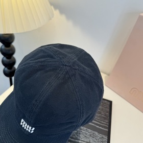 Оригинальные бейсболки Miu из новой ве