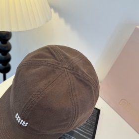 Оригинальные бейсболки Miu из новой ве