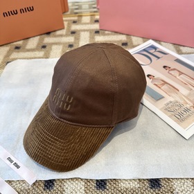 Мью-Мью (Miu) — оригинальная бейсболка