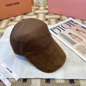Мью-Мью (Miu) — оригинальная бейсболка