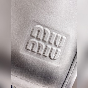 Miu с полным набором логотипов. Новые 