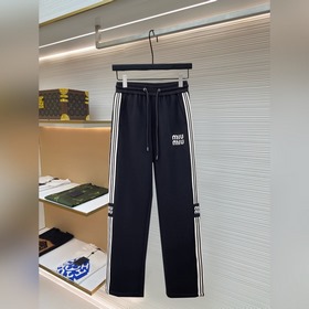 Новые джинсы и брюки в стиле кэжуал от