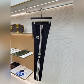 Новые джинсы и брюки в стиле кэжуал от