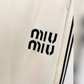 Новые джинсы и брюки в стиле кэжуал от