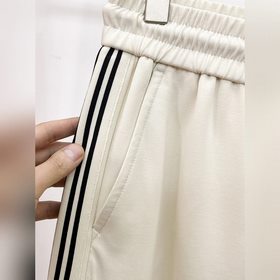 Новые джинсы и брюки в стиле кэжуал от