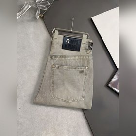 MIUMIU представляет новую коллекцию му