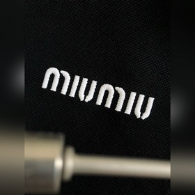 Miumiu* — подлинный товар, размера： M–