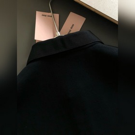 Miumiu* — подлинный товар, размера： M–