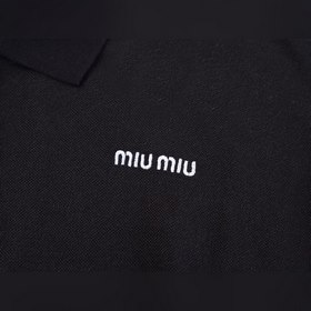Черная поло-рубашка MIUMIU с вышивкой.