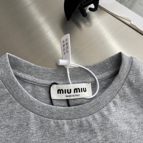 -MiuMiu： футболка с короткими рукавами