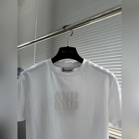 -MiuMiu： футболка с короткими рукавами