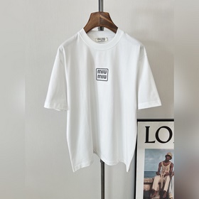 Новая летняя модель MIUMIU SS26 с коро