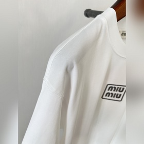 Новая летняя модель MIUMIU SS26 с коро