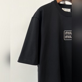 Новая летняя модель MIUMIU SS26 с коро