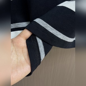 Футболка с круглым вырезом и короткими