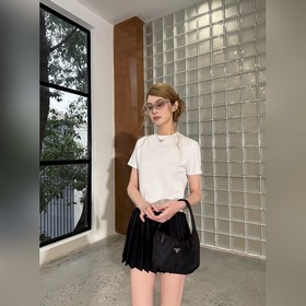 Футболка MiuMiu с вышивкой виде апплик