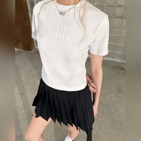 Футболка MiuMiu с вышивкой виде апплик