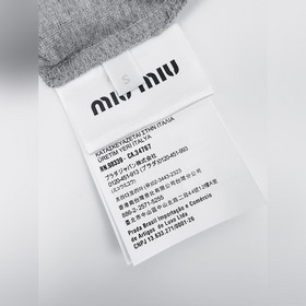 Короткорукавная блузка MiuMiu с наклад