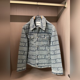 Джинсовая куртка Miu. Изготовлена из в