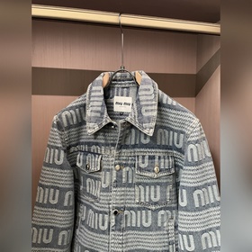 Джинсовая куртка Miu. Изготовлена из в