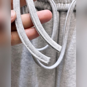 Moncler  С тремя логотипами — новинка