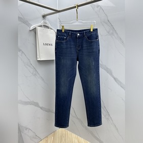 Moncler： джинсы на все сезоны. Новейша
