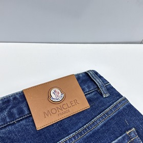 Moncler： джинсы на все сезоны. Новейша