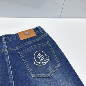 Moncler： джинсы на все сезоны. Новейша