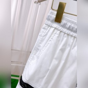 Moncler  С тремя логотипами — новинка
