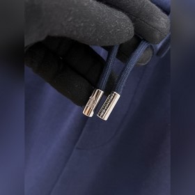 Moncler  С тремя логотипами — новинка