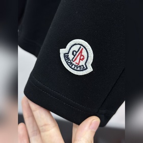 Шорты Moncler из новой весенне-летней 