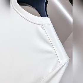 Новинка весенней коллекции Moncler： фу