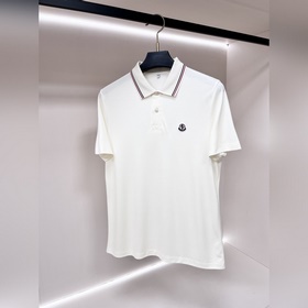 Новинка весенней коллекции Moncler： фу