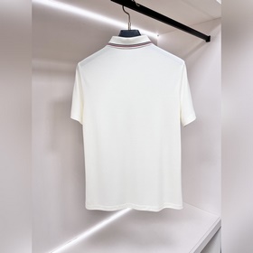 Новинка весенней коллекции Moncler： фу