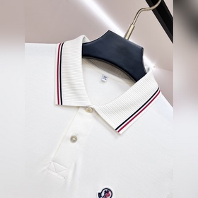Новинка весенней коллекции Moncler： фу