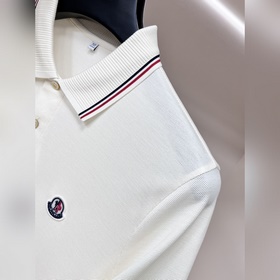 Новинка весенней коллекции Moncler： фу