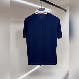 Новинка весенней коллекции Moncler： фу