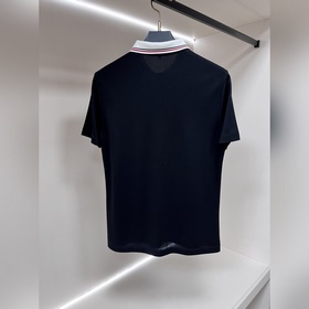 Новинка весенней коллекции Moncler： фу