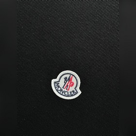 Новинка весенней коллекции Moncler： фу
