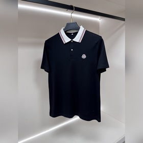 Новинка весенней коллекции Moncler： фу