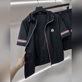 Новая весенняя коллекция Moncler： комп