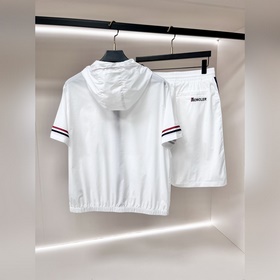 Новая весенняя коллекция Moncler： комп