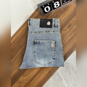 Эксклюзивная новинка от Moncler — модн