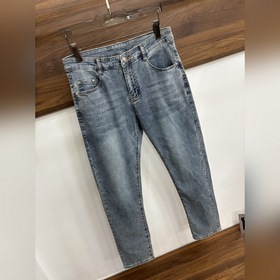 Эксклюзивная новинка от Moncler — модн