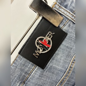 Moncler — эксклюзивная новинка： модные