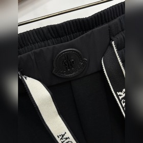 Новинка Moncler весна-лето 2026 года —