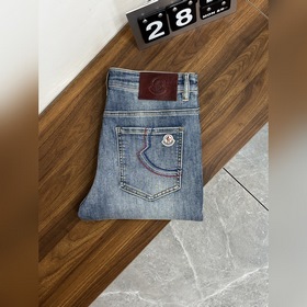 Эксклюзивная новинка от Moncler — модн