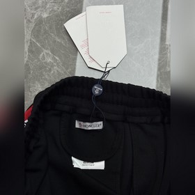 Цена рубашки — 2500, цена брюк — 2300.