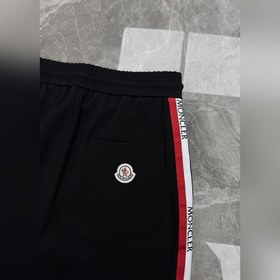 Цена рубашки — 2500, цена брюк — 2300.